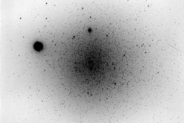 Astronomers document the rise and fall of a rarely observed stellar dance