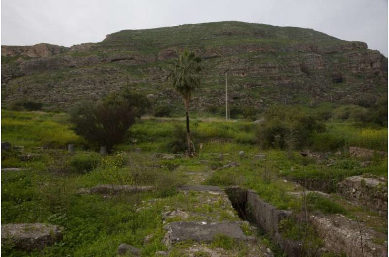 By Sea of Galilee, archaeologists find ruins of early mosque