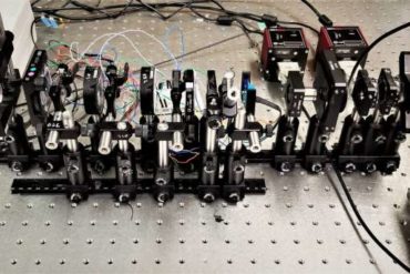 Mantis shrimp inspires new breed of light sensors