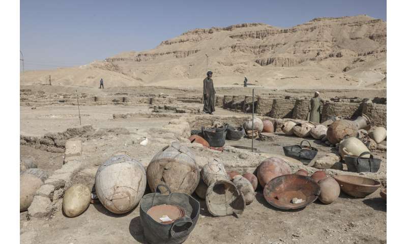 Famed Egyptian archaeologist reveals details of ancient city