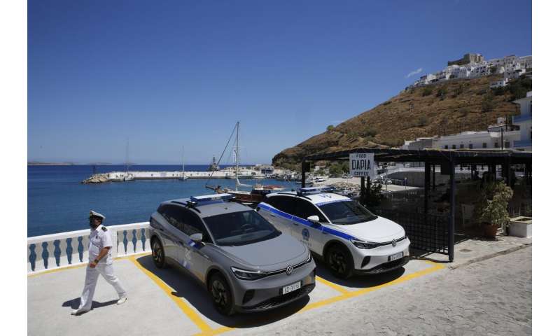 Volkswagen tests electric cars, transit apps on Greek island