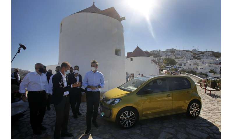 Volkswagen tests electric cars, transit apps on Greek island