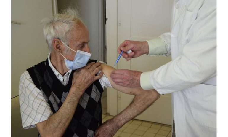 Study: Chinese COVID shot may offer elderly poor protection
