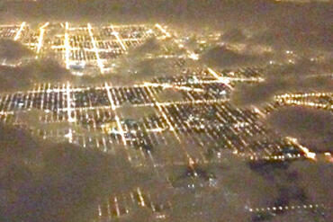 clouds-over-chicago-cropped2-nov-2015-photo-by-joe-mckendrick.jpg