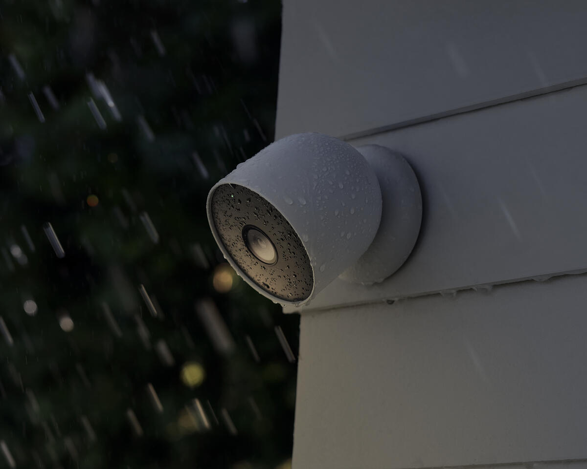 nest-cam-battery-outdoor-rain-5x4.jpg