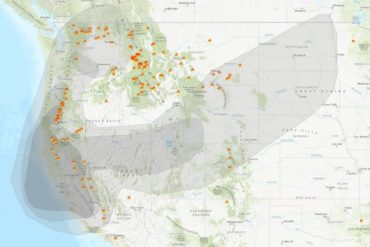 Map of wildfire smoke showing thickest smoke across large parts of California, Nevada, Utah, Oregon and Washington