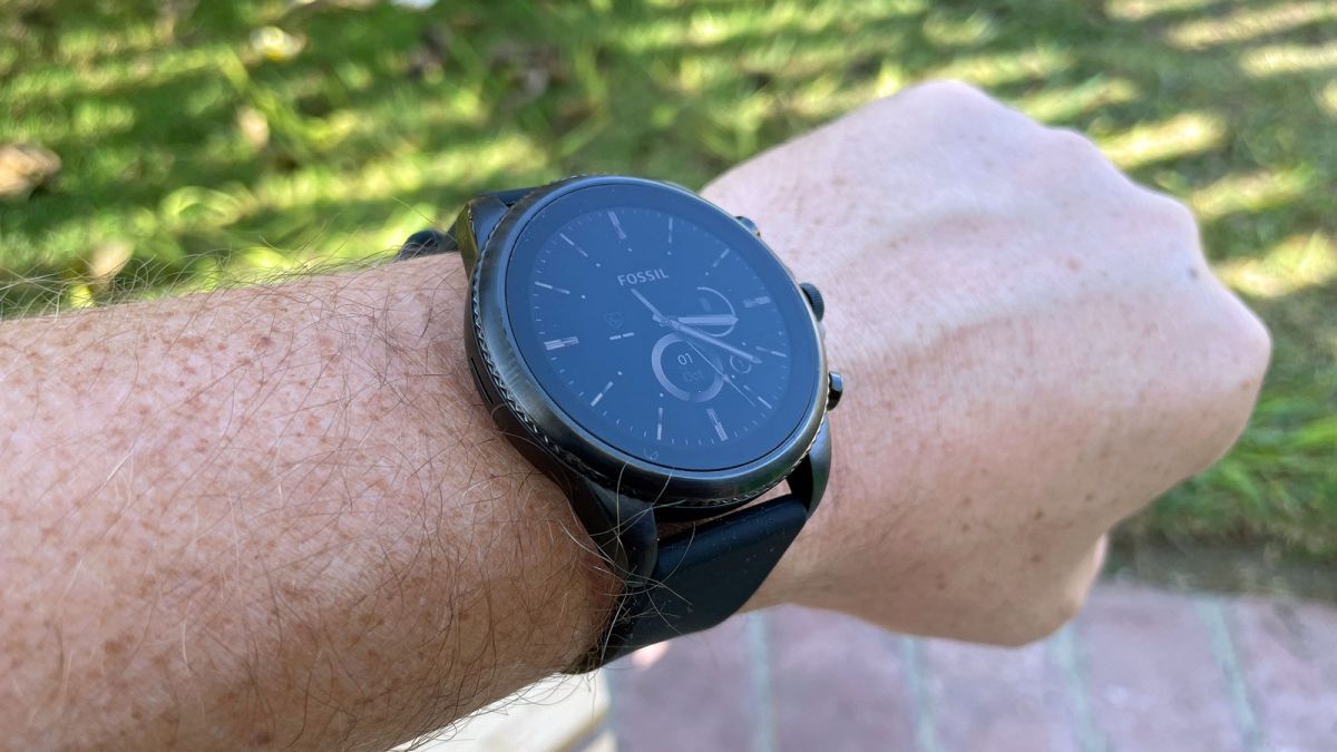 Fossil q explorist gen 3 wear os on sale 2.0