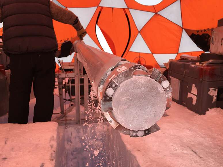 Air bubbles in Antarctic ice point to cause of oxygen decline
