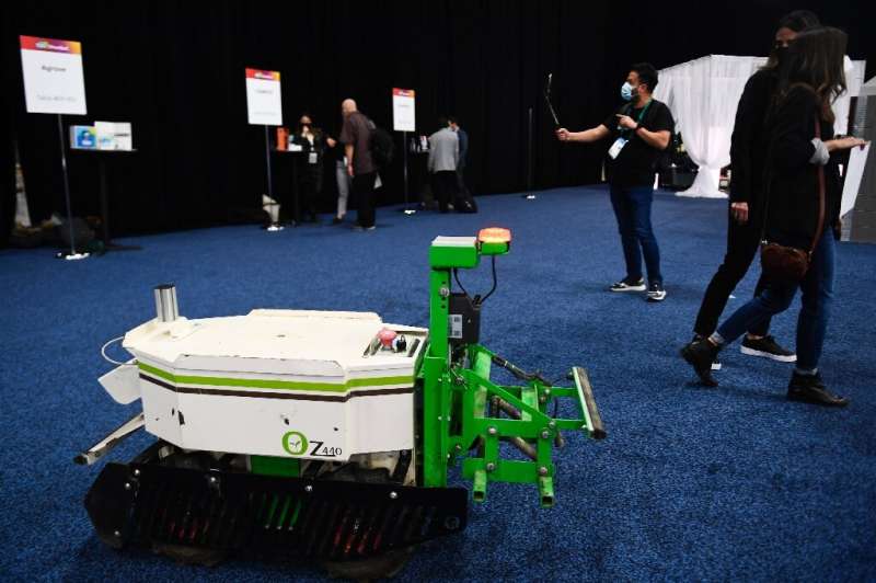 The Naio Technologies OZ440 autonomous agriculture robot can weed or hoe a field