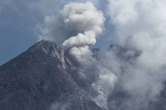 Hidden weaknesses within volcanoes may cause volcano collapse