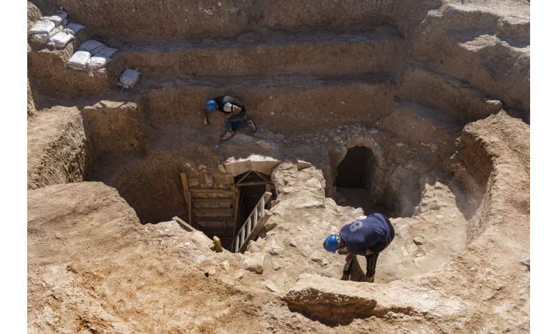 Luxurious 1,200-year-old mansion found in southern Israel
