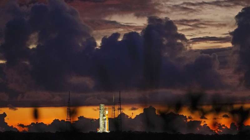 Engine problem leads NASA to scrub launch of new moon rocket