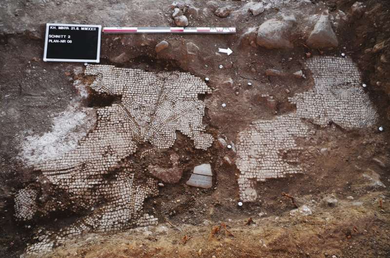 The neighbors of the caliph: Archaeologists uncover ancient mosaics on the shore of the Sea of Galilee