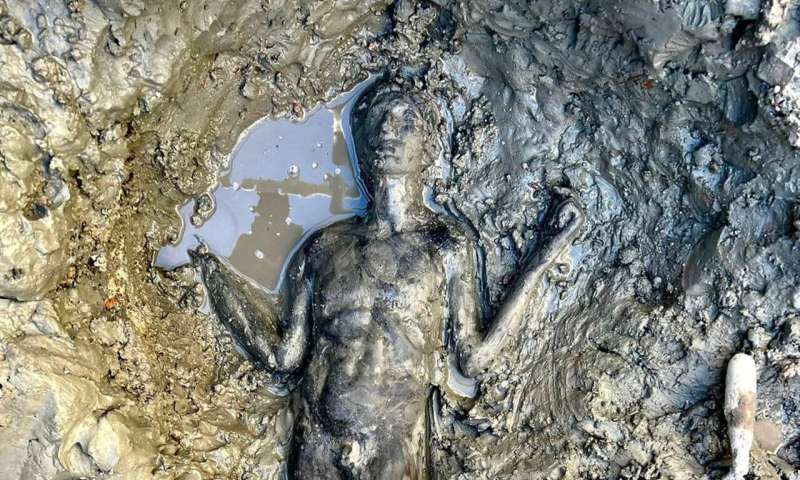 Discovery of bronzes rewrites Italy's Etruscan-Roman history