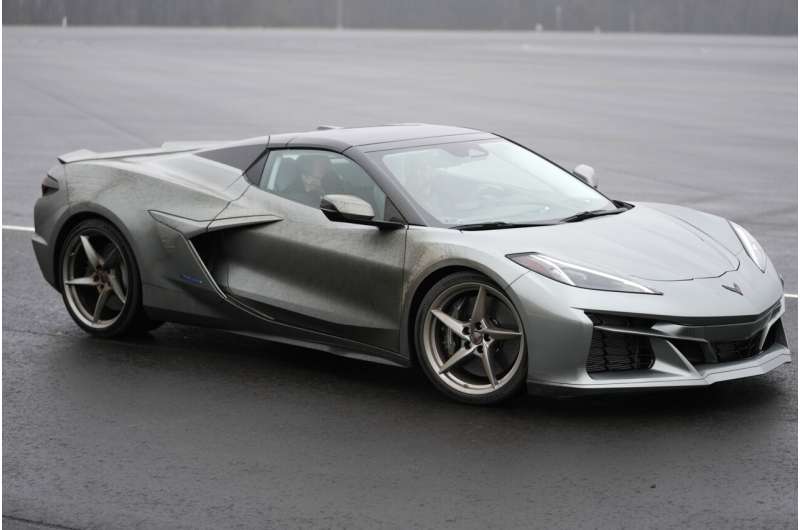 Fastest Corvette ever is all-wheel-drive gas-electric hybrid