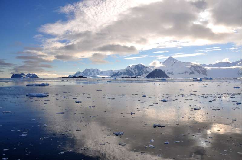 Scientists track rapid retreat of Antarctic glacier