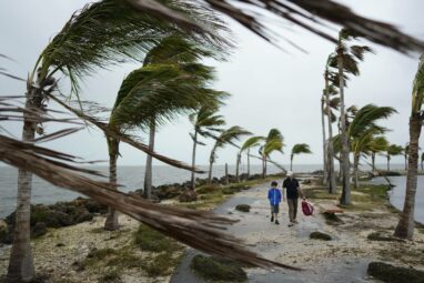 Dangerous brew: Ocean heat and La Nina combo likely mean more ...