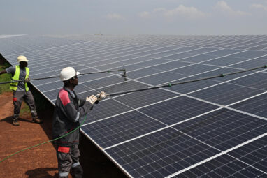 Solar investment outstrips all other power forms: IEA