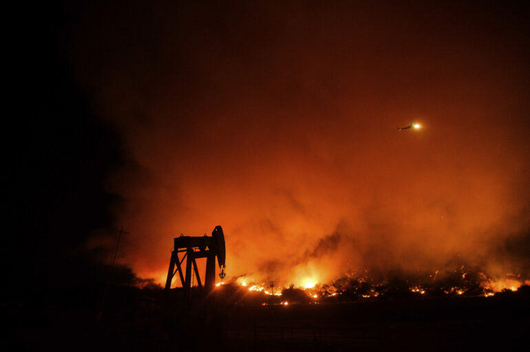 Wildfires increasingly threaten oil and gas drill sites ...