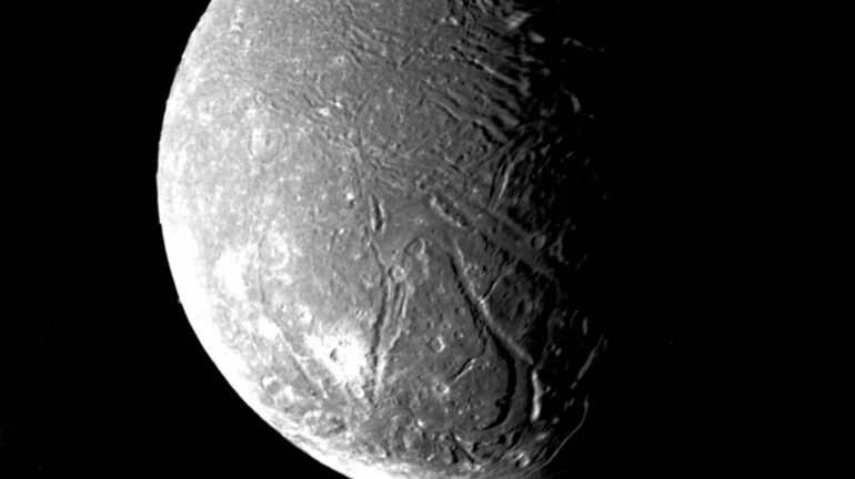 Carbon oxides on Uranus' moon Ariel hint at hidden ocean, Webb ...