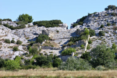 Layers of carbonate provide insight into the world of the ancient ...