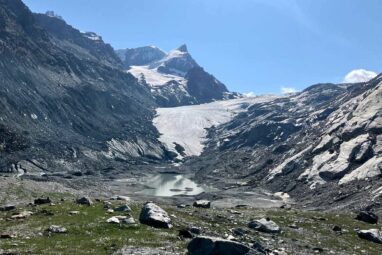 Uncovering the link between meltwater and groundwater in mountain ...