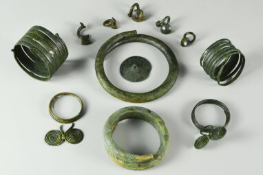 Bronze jewelry sheds light on prehistoric ritual