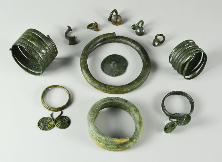 Bronze jewelry sheds light on prehistoric ritual