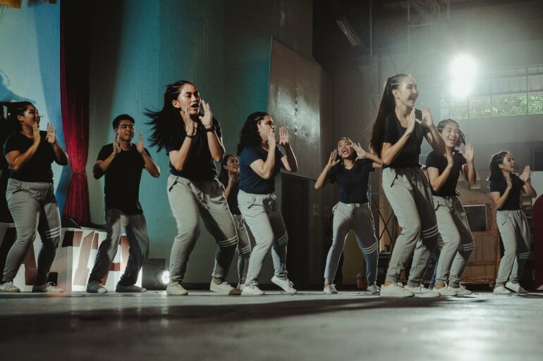 Bouncing helps people move in sync during dance, study shows