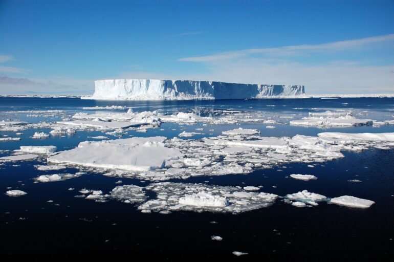 Study shows link between asymmetric polar ice sheet evolution and ...