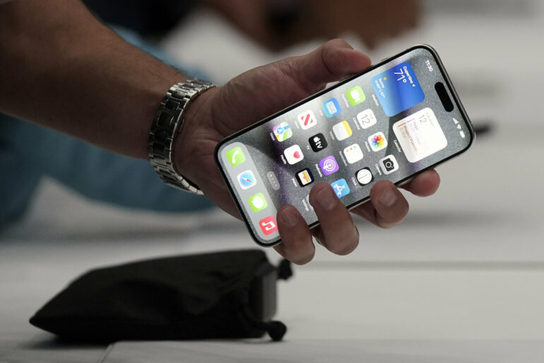 Apple's upcoming iPhone will catapult the tech trendsetter into ...