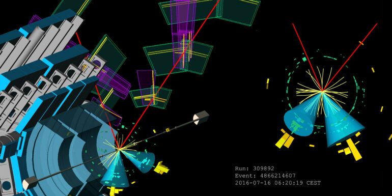 ATLAS probes Higgs interaction with the heaviest quarks