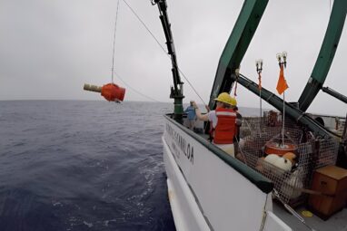 Data from robots show steady increase in deep-ocean warming