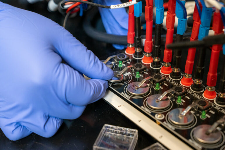 Discovery could lead to longer-lasting EV batteries, hasten energy ...