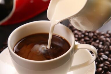 Moderate caffeine consumption associated with lower risk of ...