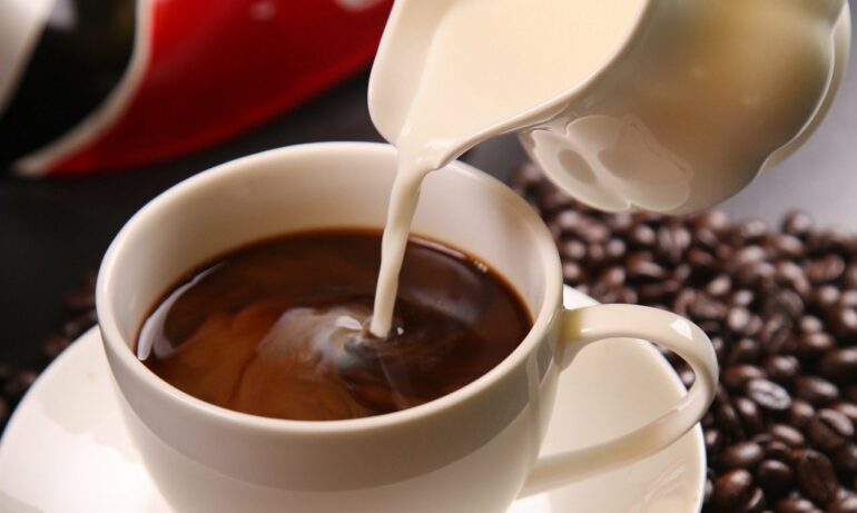 Moderate caffeine consumption associated with lower risk of ...