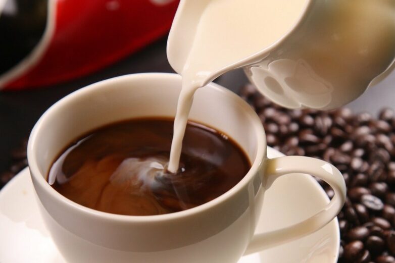 Moderate caffeine consumption associated with lower risk of ...