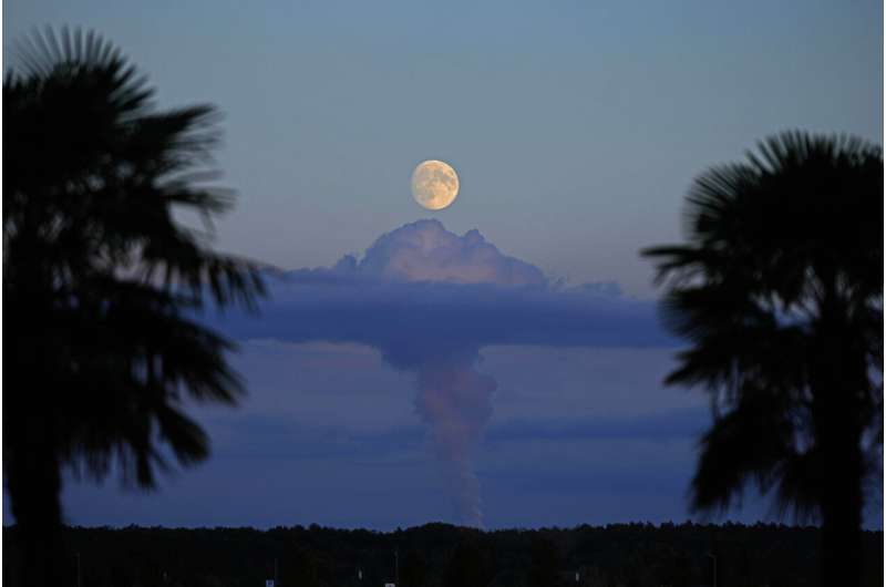 October's supermoon pairs with a comet for a special nighttime spectacle