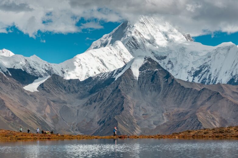 Geologist Tracks Lead Pollution In A Tibetan Glacier, Revealing ...