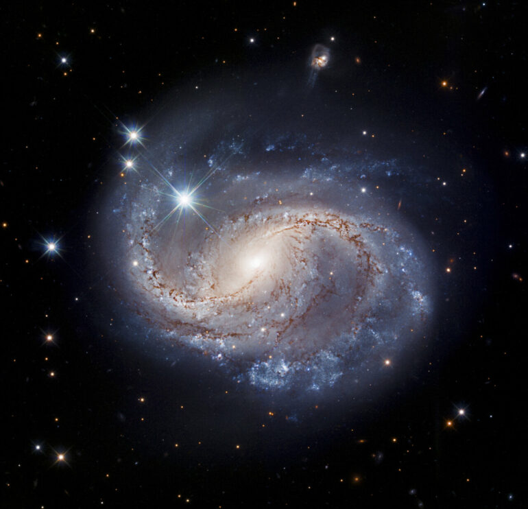 Hubble captures majestic barred spiral galaxy NGC 6956