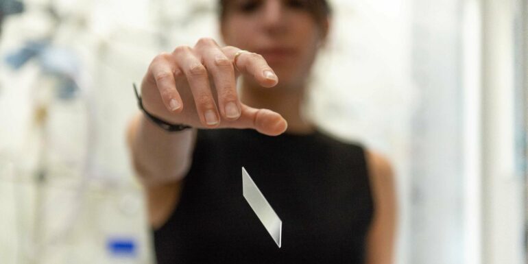 New composite material uses ultra-thin rubber-like layers to ...