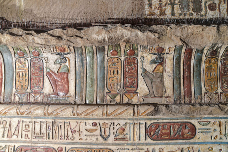 New paintings and details uncovered in the Egyptian temple of Esna