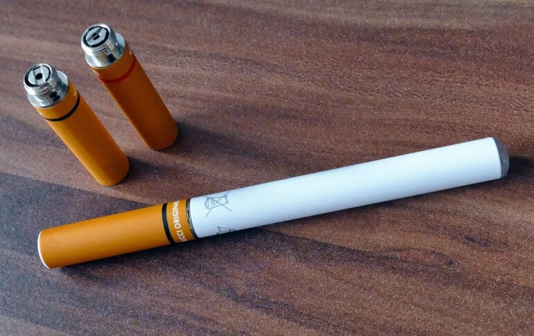 Older e-cigarette users face increased odds of respiratory issues ...