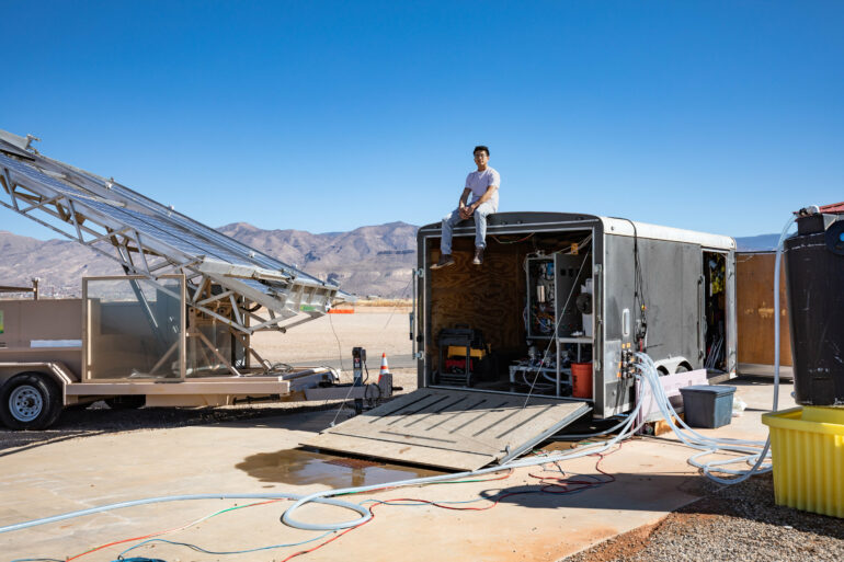 Solar-powered desalination system requires no extra batteries ...