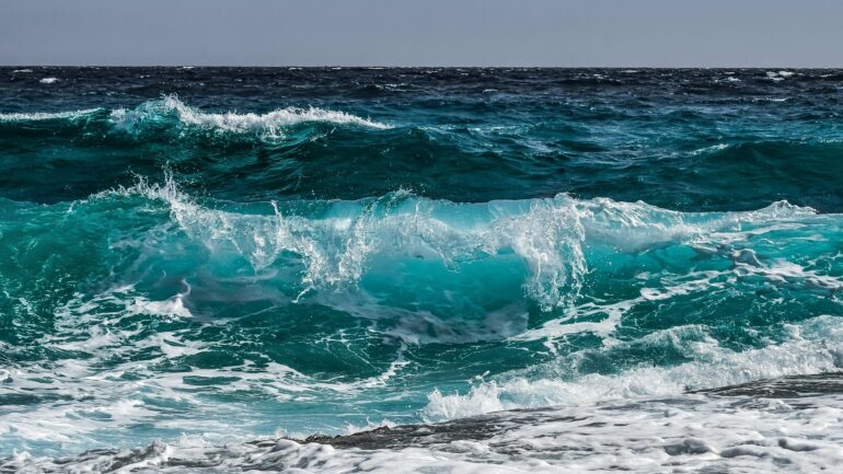 Report reveals how the state of our oceans is intrinsically linked ...