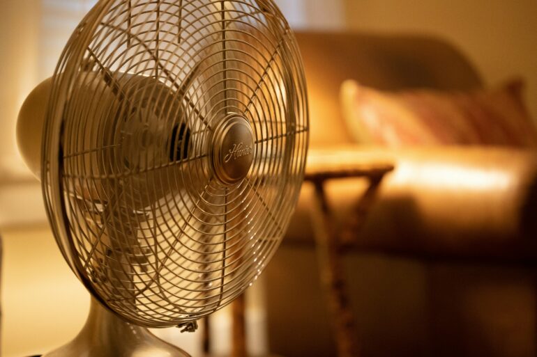 Using a fan and wetting the skin reduces risk of deadly cardiac ...