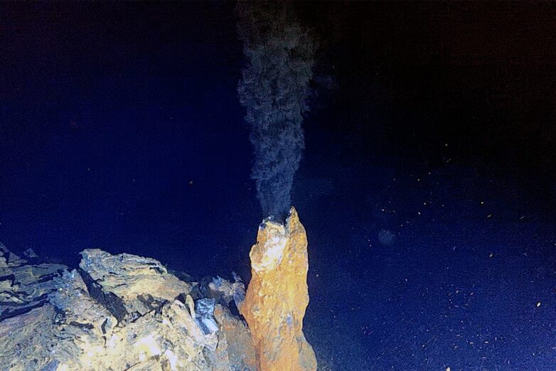 Arctic Ocean reveals unexpected variety in hydrothermal vent ...