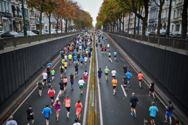 Large-scale analysis links slower marathon finish times to lower air ...