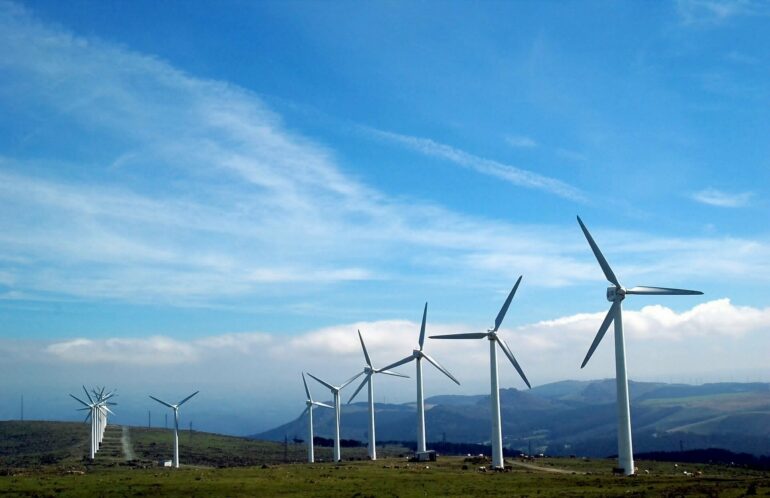 So you want to build a solar or wind farm? Engineers show how to ...