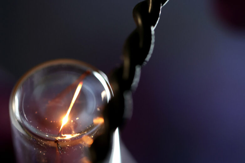 Twisted Edison: Filaments curling at the nanoscale produce light ...